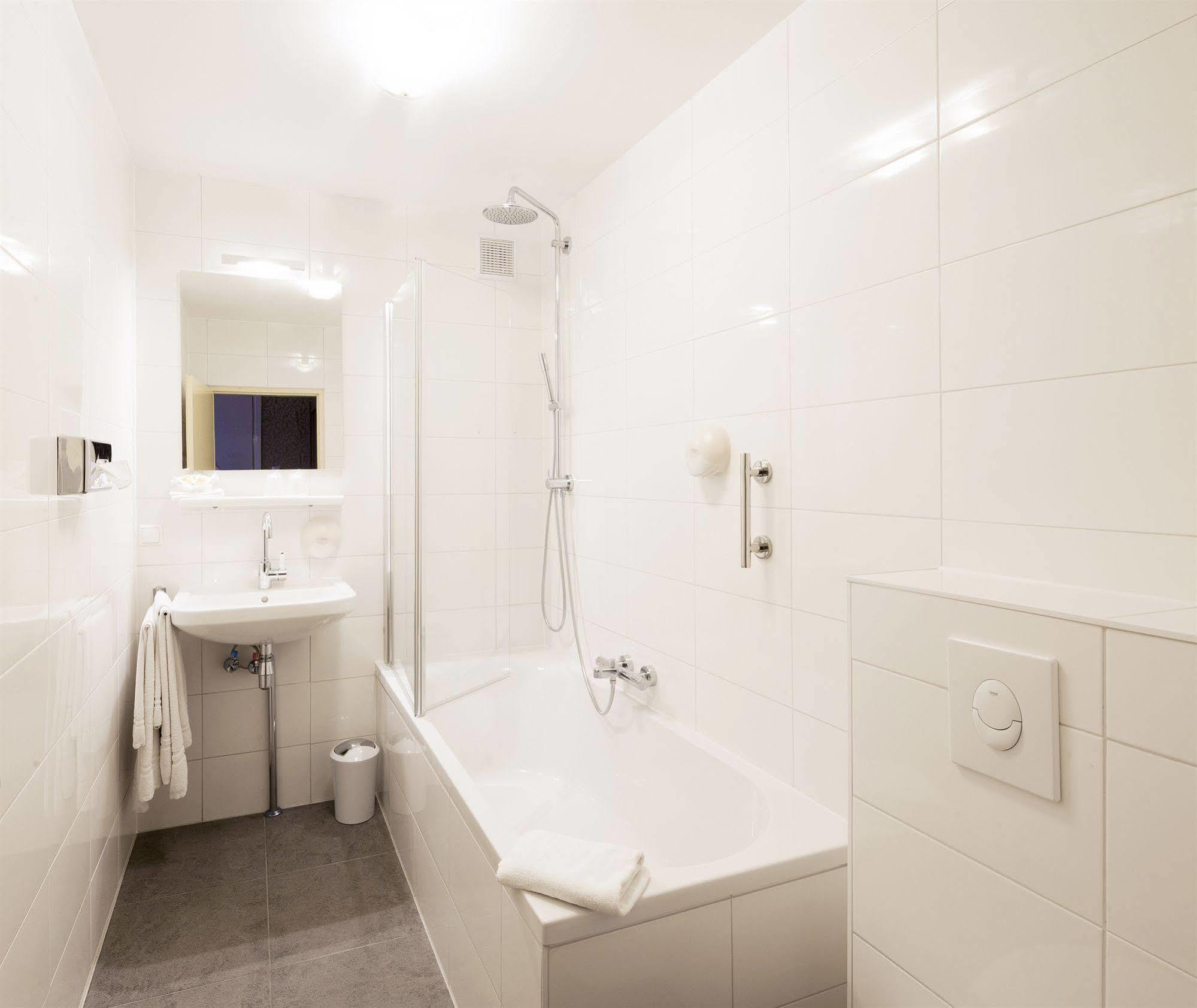 Hotel Dordrecht Luaran gambar