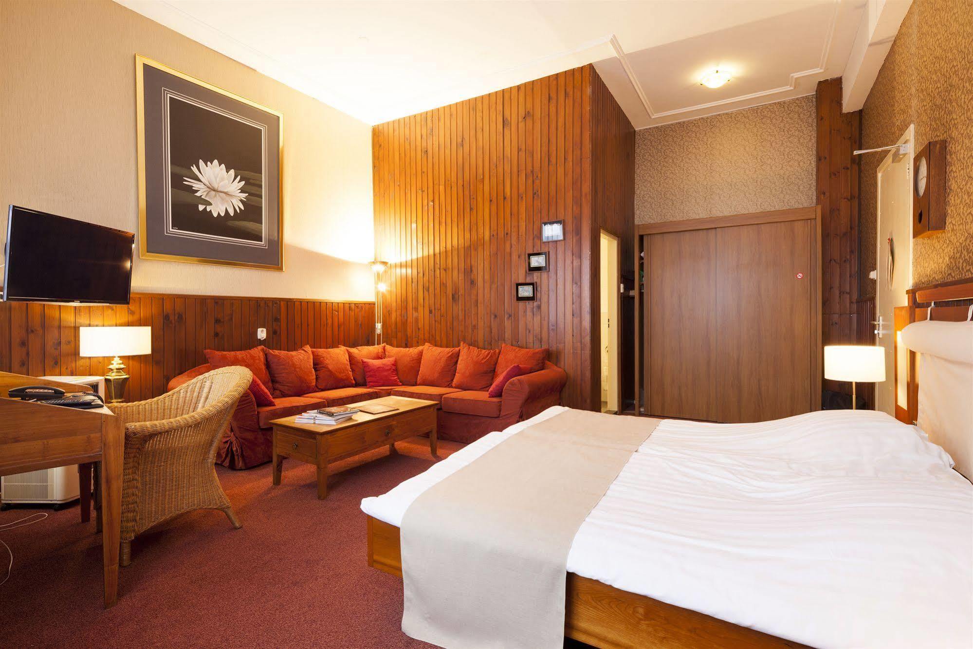 Hotel Dordrecht Luaran gambar